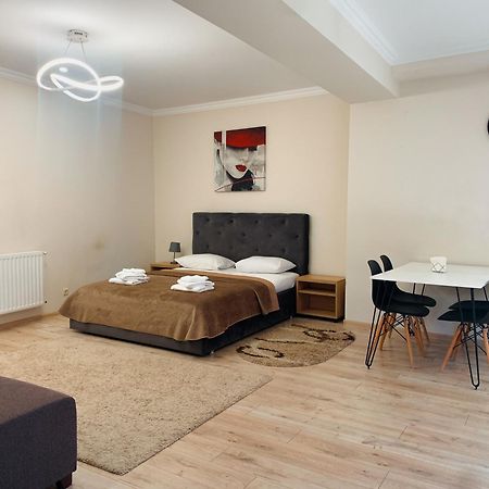Apartments Domovik Korzo Мукачево Экстерьер фото
